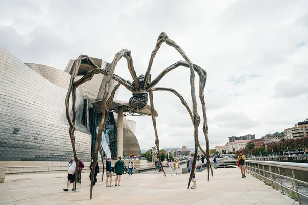 Bilbao Hiszpania Nov 2021 Pająk Rzeźba Louise Bourgeois Muzeum Guggenheima — Zdjęcie stockowe