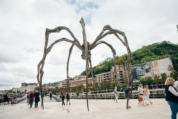 Bilbao Hiszpania Nov 2021 Pająk Rzeźba Louise Bourgeois Muzeum Guggenheima — Zdjęcie stockowe