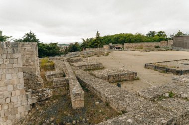 Burgos, İspanya - Haziran 2021 Ortaçağ Burgos Kalesi. Yüksek kalite fotoğraf