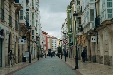 Burgos, İspanya - sep, 2021 geleneksel cadde Burgos şehir merkezinde. Yüksek kalite fotoğraf