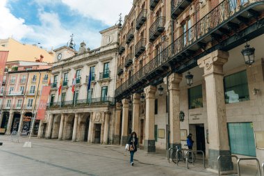 Burgos, İspanya - sep, 2021 geleneksel cadde Burgos şehir merkezinde. Yüksek kalite fotoğraf