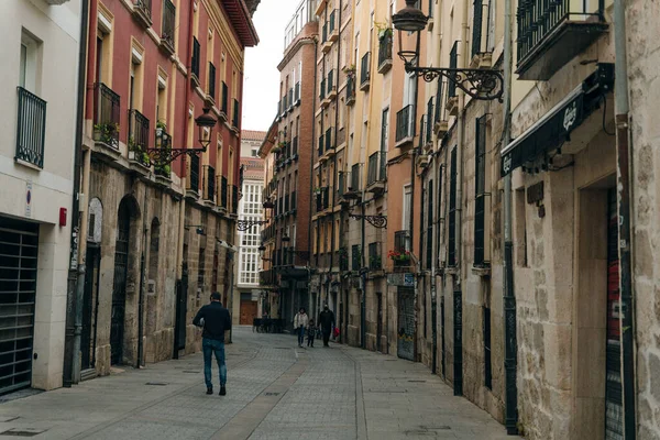 Burgos, İspanya - sep, 2021 geleneksel cadde Burgos şehir merkezinde. Yüksek kalite fotoğraf