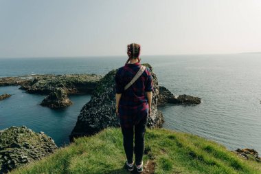 Arnarstapi Snaefellsnes 'in İzlanda doğa manzarası. Arnarstapi Limanı, İzlanda 'dan. Yüksek kalite fotoğraf