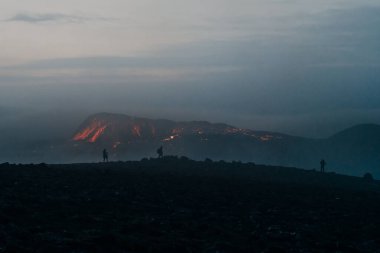 Fagradalsfjall, İzlanda - Haziran 2021: İzlanda, Reykjavik yakınlarında volkan patlaması. Yüksek kalite fotoğraf