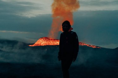 Fagradalsfjall, İzlanda - Haziran 2021: İzlanda, Reykjavik yakınlarında volkan patlaması. Yüksek kalite fotoğraf