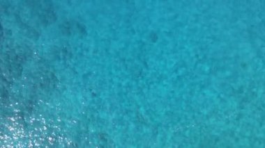 Cristal, HAwai 'deki suyu temizledi. DRON VIDEO