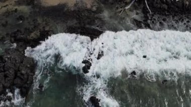 Hawaii 'deki büyük bir adada, hava manzaralı plaj 69.