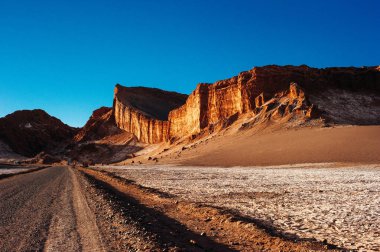San Pedro de Atacama Şili yakınlarındaki Amphitiyatrosu Valle de la Luna 'da.