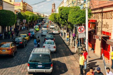 Latin Amerika 'da trafik sıkışıklığı. Meksika - Aralık, 2021. Yüksek kalite fotoğraf