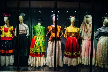 Kostümler Meksika, Frida Kahlo Müzesi 'nde sergilendi. Yüksek kalite fotoğraf