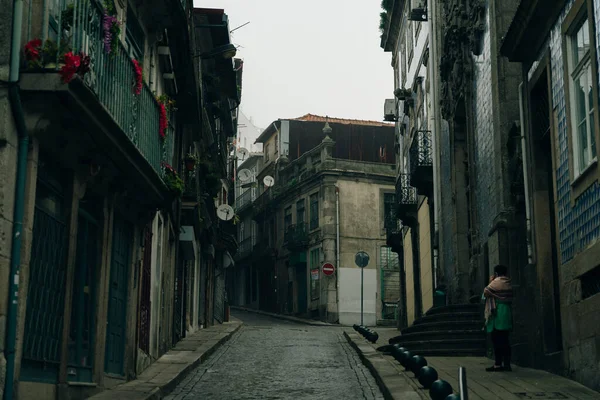 Rua Pequena Encantadora Tranquila Porto Portugal Nov 2021 Foto Alta — Fotografia de Stock