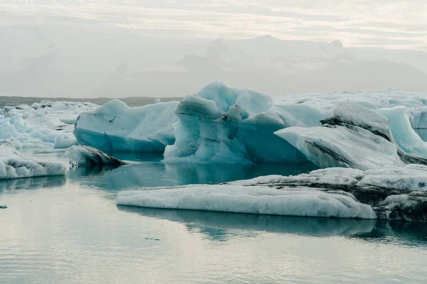 位于冰岛南部Vatnajokull国家公园的Jokulsarlon冰川湖和钻石海滩 高质量的照片 — 图库照片