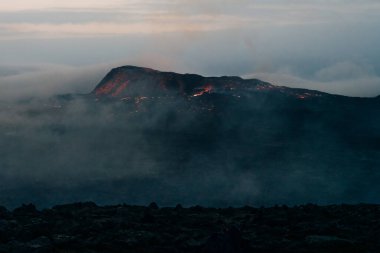 Fagradalsfjall, İzlanda - Haziran 2021: İzlanda, Reykjavik yakınlarında volkan patlaması. Yüksek kalite fotoğraf