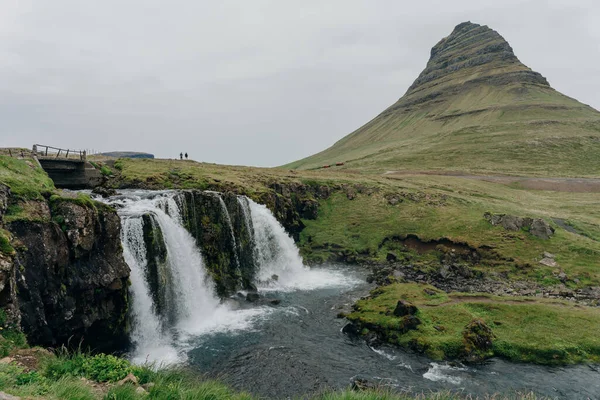 Θέα Στο Τοπίο Του Kirkjufellsfoss Κατά Διάρκεια Της Ημέρας Στην — Φωτογραφία Αρχείου