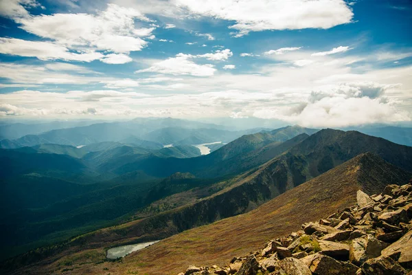 Vista Montanha Com Rio Sayan Rússia Foto Alta Qualidade — Fotografia de Stock