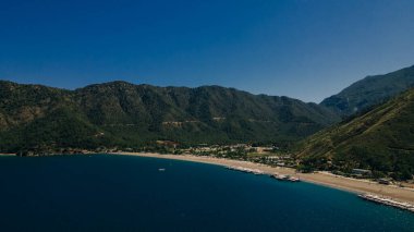 Antalya ilinin Adrasan köyündeki plajın havadan görüntüsü, Türkiye. Yüksek kalite fotoğraf
