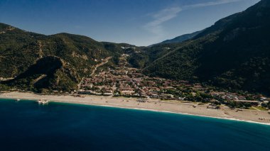 Kumlu Oludeniz Sahili 'ndeki paraşütten hava görüntüsü, hindi. Yüksek kalite fotoğraf
