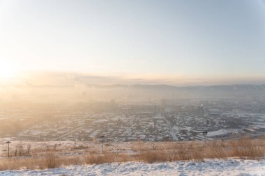 Krasnoyarsk şehrinin kışın panoraması. Yüksek kalite fotoğraf