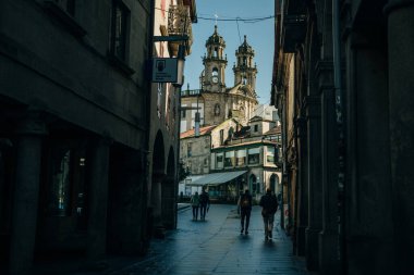 PONTEVEDRA, İspanya - Kasım 2021 - Pontevedra 'daki Bakire Meryem Kilisesi' ne bakın. Yüksek kalite fotoğraf