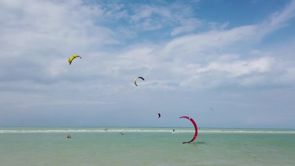 Bella Giornata Sole Sulla Spiaggia Kite Surf Della Città Holbox — Video Stock