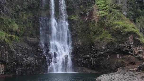Vista Aérea Cascada Río Wailuku Isla Grande Hawaii Imágenes Alta — Vídeo de stock