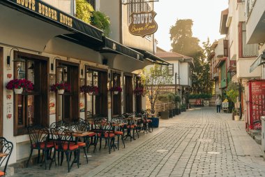 Kaleici 'de gün batımında butik dükkanları olan güzel bir cadde, Türkiye' de popüler bir turizm merkezi - Aralık 2021