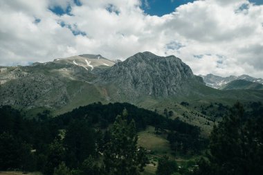 Dedegol Tepesi Dağı 'nın Türkiye manzarası. Yüksek kalite fotoğraf