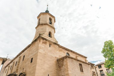 İspanya 'nın La Rioja kentindeki Saint James yolu üzerindeki Najera Köprüsü - Eylül, 2021. Yüksek kalite fotoğraf