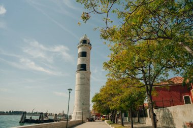 Murano Deniz Feneri Faro dell 'Isola di Murano Venedik Gölü, İtalya - Eylül, 2021. Yüksek kalite fotoğraf