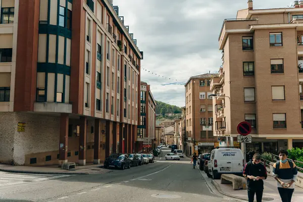 İspanya 'nın La Rioja kentindeki Saint James yolu üzerindeki Najera Köprüsü - Eylül, 2021. Yüksek kalite fotoğraf