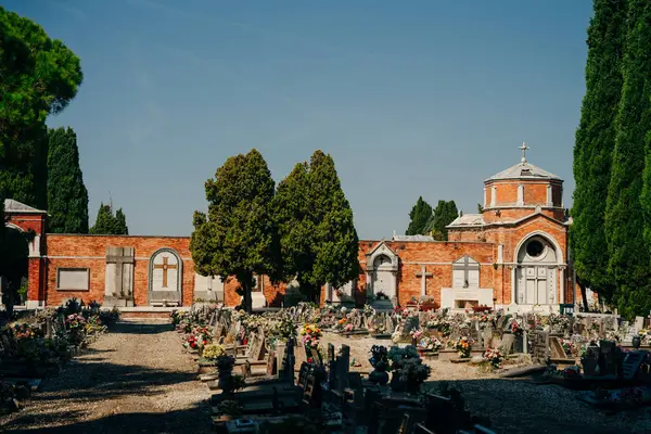 Venedik, İtalya - Sep, 2021: Cimitero di San Michele, Venedik içinde mimarlık. Yüksek kalite fotoğraf