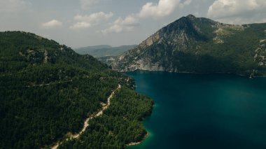 Güzel yapay rezervuar Yeşil Kanyon, Orman ve Boğa Dağları, Taurus Kanyonu, Manavgat, Türkiye. Yüksek kalite fotoğraf