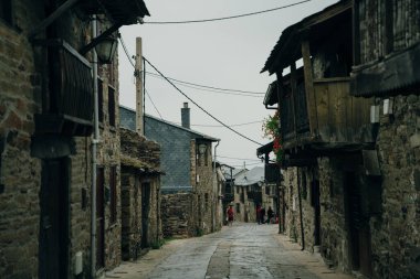 El Acebo de San Miguel manzarası. Camino de Santiago yolu. Leon, İspanya - Kasım, 2021