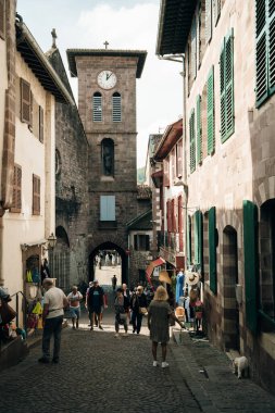 Saint Jean Pied de Port, Camino de Santiago, Fransa, UNESCO 'nun geleneksel başlangıç noktasıdır - Santiago de Compostela' ya Pilgrim Yolu. Yüksek kalite fotoğraf