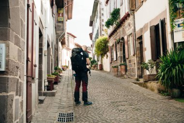 Saint Jean Pied de Port, Camino de Santiago, Fransa, UNESCO 'nun geleneksel başlangıç noktasıdır - Santiago de Compostela' ya Pilgrim Yolu. Yüksek kalite fotoğraf