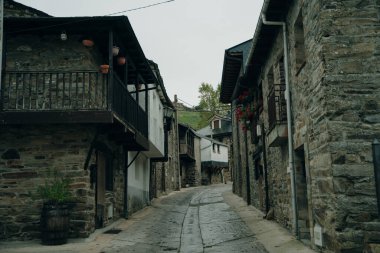 El Acebo de San Miguel manzarası. Leon, İspanya. Camino de Santiago yolu. Yüksek kalite fotoğraf