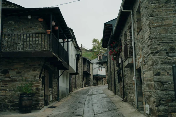 El Acebo de San Miguel manzarası. Leon, İspanya. Camino de Santiago yolu. Yüksek kalite fotoğraf