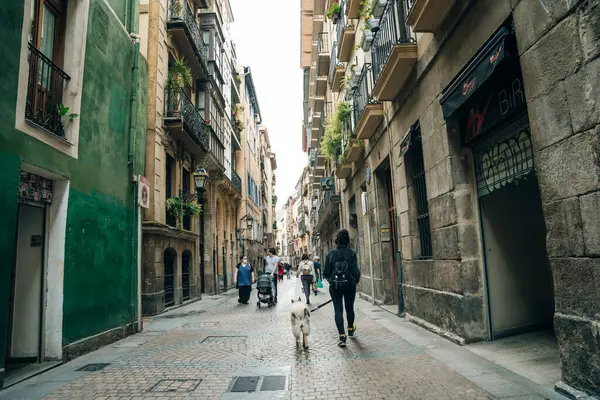 İspanya, Bilbao 'daki renkli eski Bask mahallesi. Yüksek kalite fotoğraf