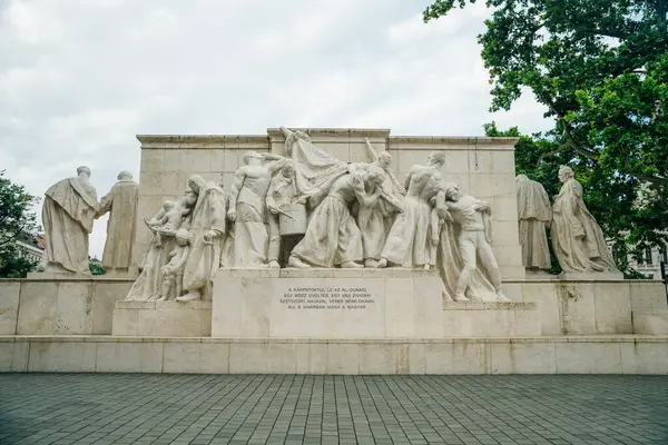 Budapeşte, Macaristan 'daki heykel anıtı - sep, 2021. Yüksek kalite fotoğraf