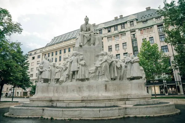 Budapeşte, Macaristan 'daki heykel anıtı - sep, 2021. Yüksek kalite fotoğraf