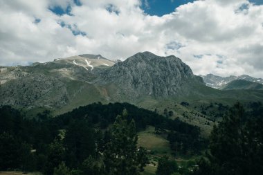 Dedegol Tepesi Dağı 'nın Türkiye manzarası. Yüksek kalite fotoğraf