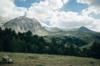 Dedegol Tepesi Dağı 'nın Türkiye manzarası. Yüksek kalite fotoğraf