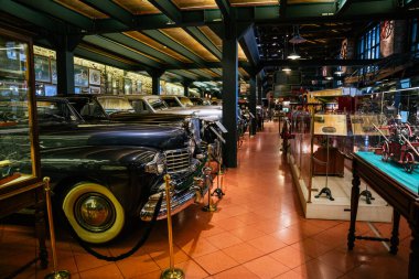 İstanbul, Türkiye - Aralık, 2021 Rahmi M. Koç Müzesi İstanbul 'da özel bir sanayi müzesidir.