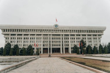 Kırgızistan, Bişkek 'teki Kırgız Cumhuriyeti Parlamentosu - FEV, 2022. Yüksek kalite fotoğraf