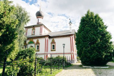 Eski tarihi kent Kolomna 'daki Rus Ortodoks Kilisesi, Rusya, Moskova - Mayıs 2022. Yüksek kalite fotoğraf