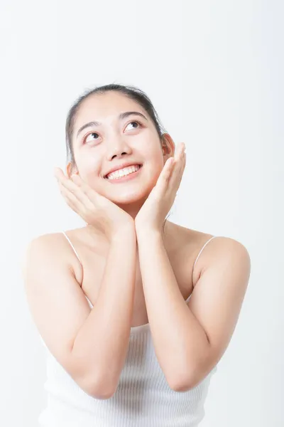 Uma Mulher Asiática Tímida Jovem Mulher Sorriso — Fotografia de Stock