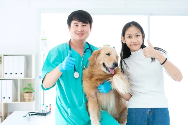 Veterinário Estava Com Cão Dono Cão Sala Exame Veterinário Proprietário — Fotografia de Stock
