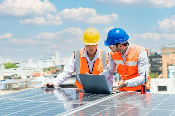Technician Electrical Engineer Teaching Apprentice Work Foreman Worker Maintaining Solar Stock Image