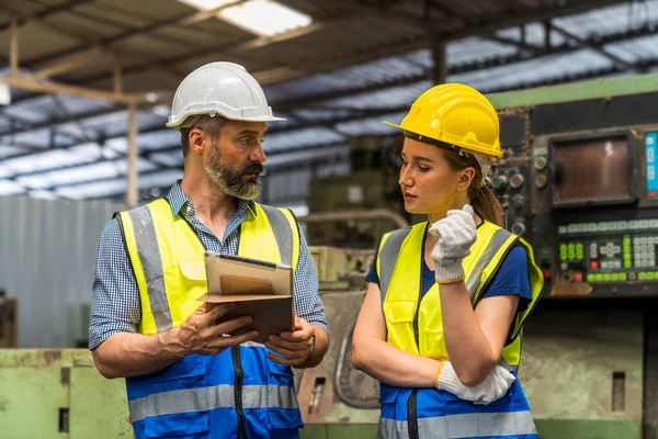 Young Man Young Woman Discussing Industrial Plants Engineer Clipboard Tablet — Photo