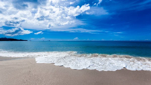 Prachtige Oceaan Landschap Zee Zandstrand Paradijs Buiten Natuur Het Hoogseizoen — Stockfoto